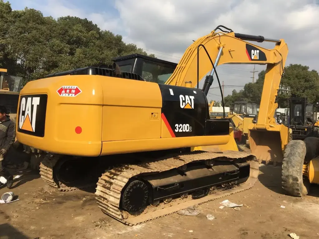 Excavator CAT 320D2