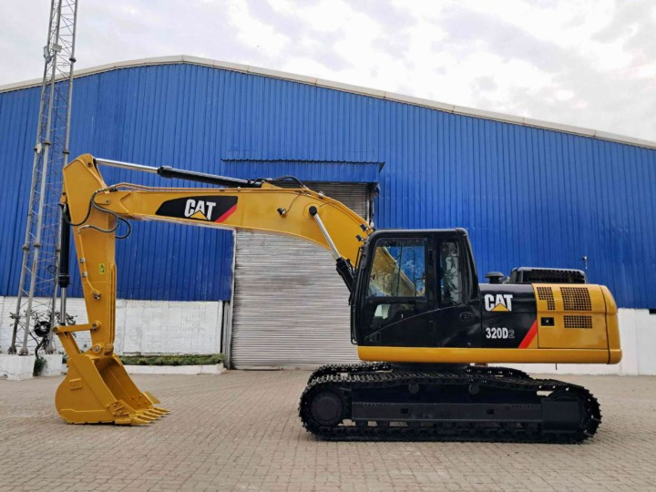 Excavator CAT 320D2