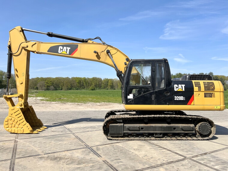 Excavator CAT 320D2